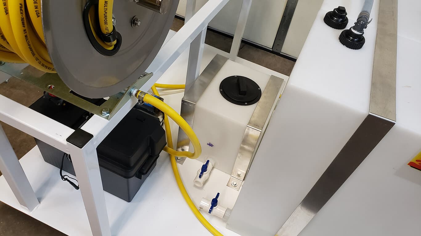 Soft Wash Truck Mount — DETRAILERS soft wash system (photo 6)