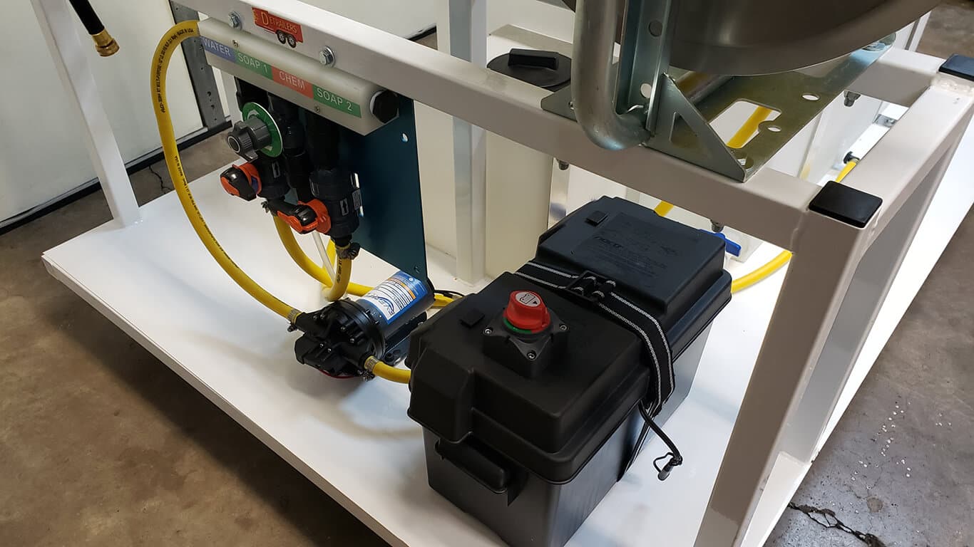 Soft Wash Truck Mount — DETRAILERS soft wash system (photo 7)